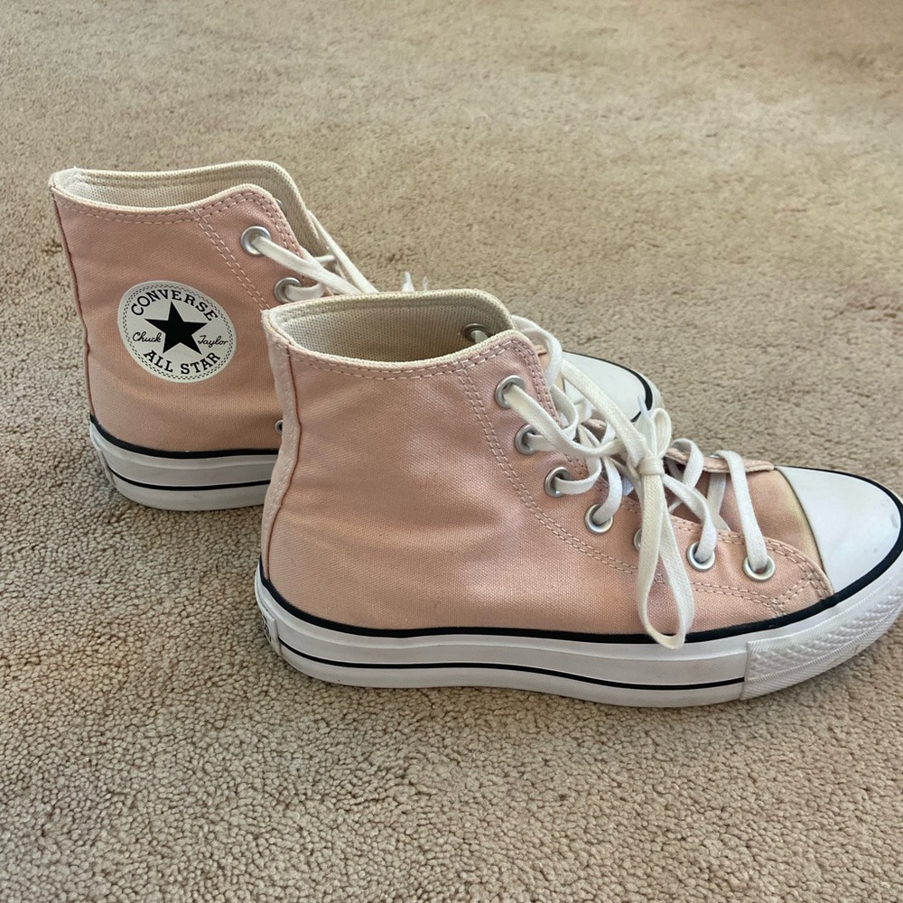 Light pink platform Converse